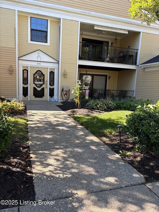 816 Washburn Ave in Louisville, KY - Building Photo