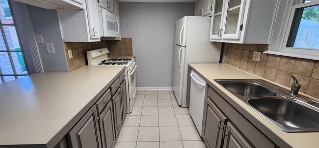 property at 2527 Meandering Trail