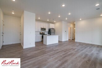 5801 S Garnet Dr in Saint George, UT - Foto de edificio - Building Photo