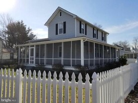 300 Lafayette St in Colonial Beach, VA - Building Photo