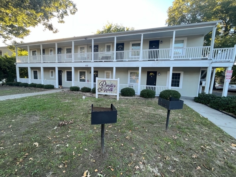 402 S Holly St in Greenville, NC - Building Photo