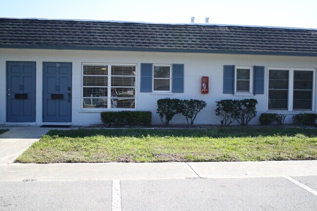 4444 Swift Rd, Unit #16 Angelfish in Sarasota, FL - Foto de edificio - Building Photo