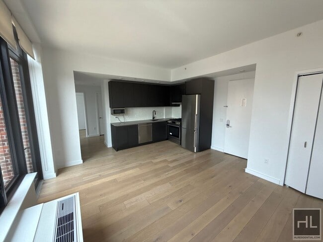 NORTHERN BOULEVARD in Queens, NY - Building Photo - Building Photo