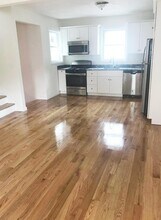 978 Hyde Park Ave, Unit 2 in Boston, MA - Building Photo - Building Photo