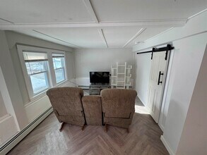 157 Hills Beach Rd, Unit A in Biddeford, ME - Foto de edificio - Building Photo