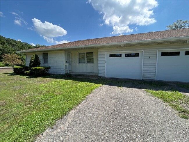 property at 5 Parkview Ct
