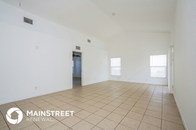 2800 65th St W in Lehigh Acres, FL - Building Photo - Building Photo
