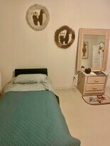 351 E Thomas Rd, Unit D203 in Phoenix, AZ - Building Photo