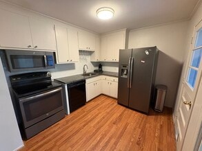 811 Manhasset Rd in Charlotte, NC - Building Photo - Building Photo