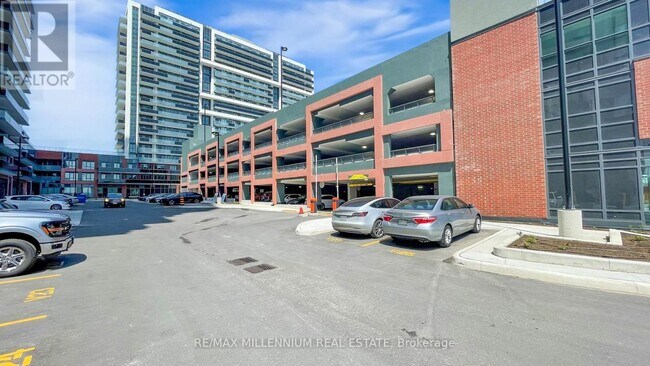 2545 Simcoe St N in Oshawa, ON - Building Photo - Building Photo