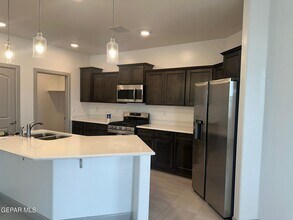 141 Esther Trl in Sunland Park, NM - Building Photo - Building Photo