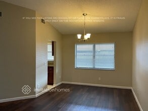 162 Parkwood Dr in Royal Palm Beach, FL - Building Photo - Building Photo