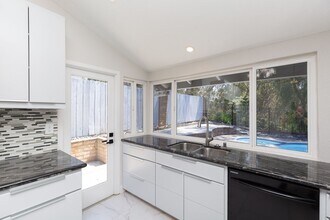 11071 Turret Dr in San Diego, CA - Building Photo - Building Photo