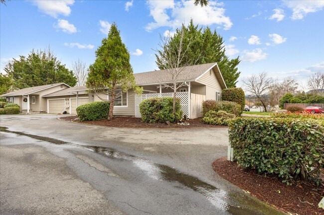 1371 Star Ct in Grants Pass, OR - Building Photo - Building Photo