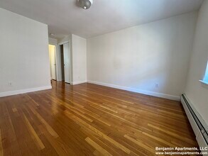 42 Harvard Ave, Unit 6 in Brookline, MA - Building Photo - Building Photo