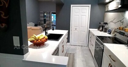 3836 SW 30th Terrace in Gainesville, FL - Building Photo - Building Photo