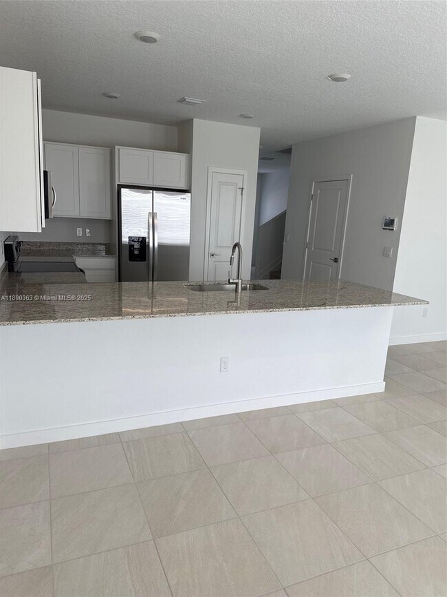 5028 Elderberry St in Haverhill, FL - Building Photo - Building Photo