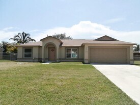 2574 SE Richmond St in Port St. Lucie, FL - Building Photo
