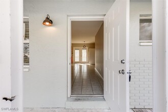 3936 Northside Cir in North Fort Myers, FL - Foto de edificio - Building Photo