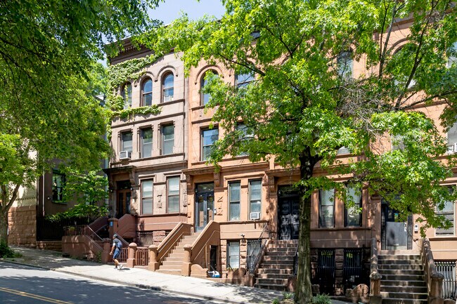 419 W 141st St in New York, NY - Foto de edificio - Building Photo
