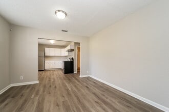 2332 W 17th St in Jacksonville, FL - Foto de edificio - Building Photo