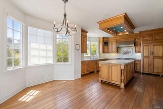 1562 Arundle Pl in Glendale, CA - Building Photo - Building Photo