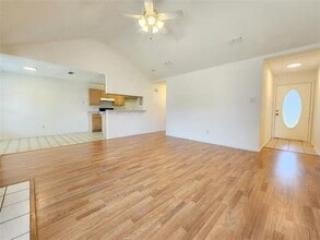414 Dakota Dr in Joshua, TX - Building Photo - Building Photo