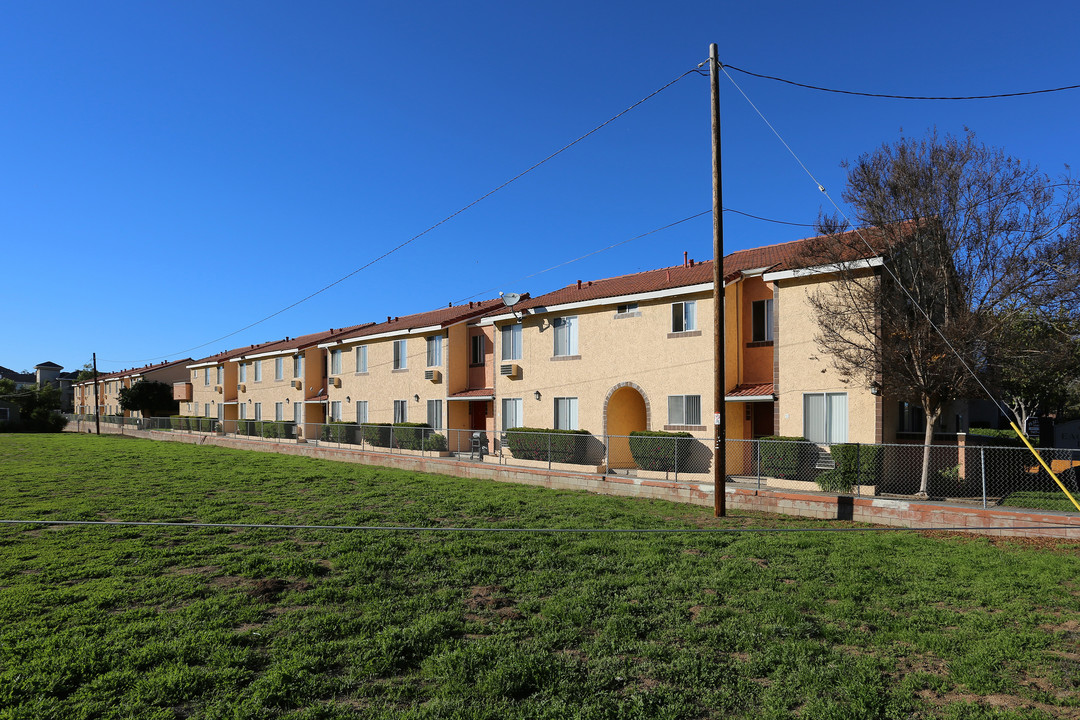 Eagle Rock Villas in Escondido, CA - Foto de edificio