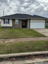 630 N Cottonwood Ave in Republic, MO - Building Photo