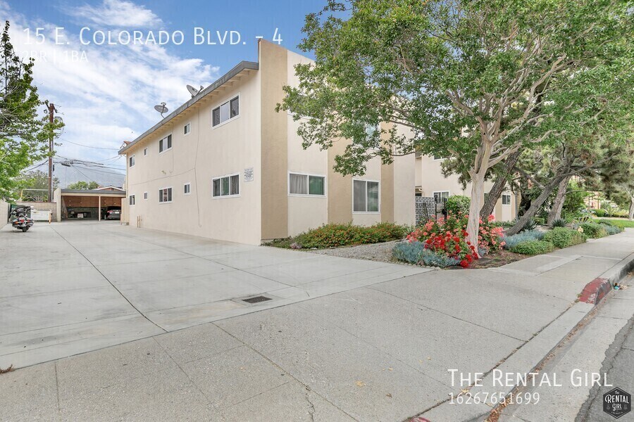 15 E Colorado Blvd in Arcadia, CA - Building Photo