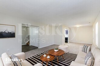 4366 Village Trace Ct in Indianapolis, IN - Foto de edificio - Building Photo