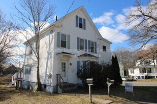 62 South St in Somersworth, NH - Building Photo