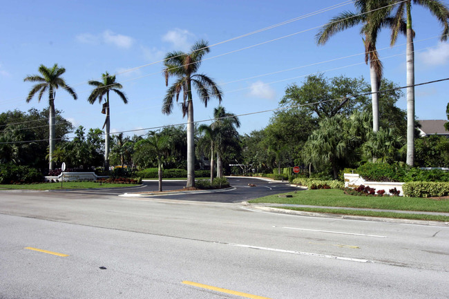 Boynton Landing Condominiums in Boynton Beach, FL - Building Photo - Building Photo