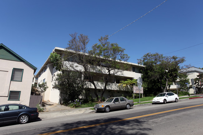 11600 Rochester Ave in Los Angeles, CA - Foto de edificio - Building Photo