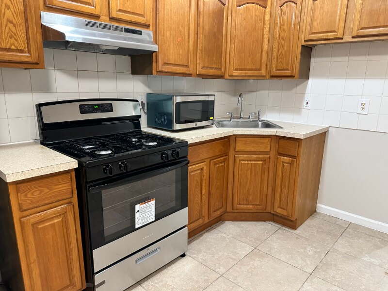 6114 Palisade Ave in West New York, NJ - Building Photo