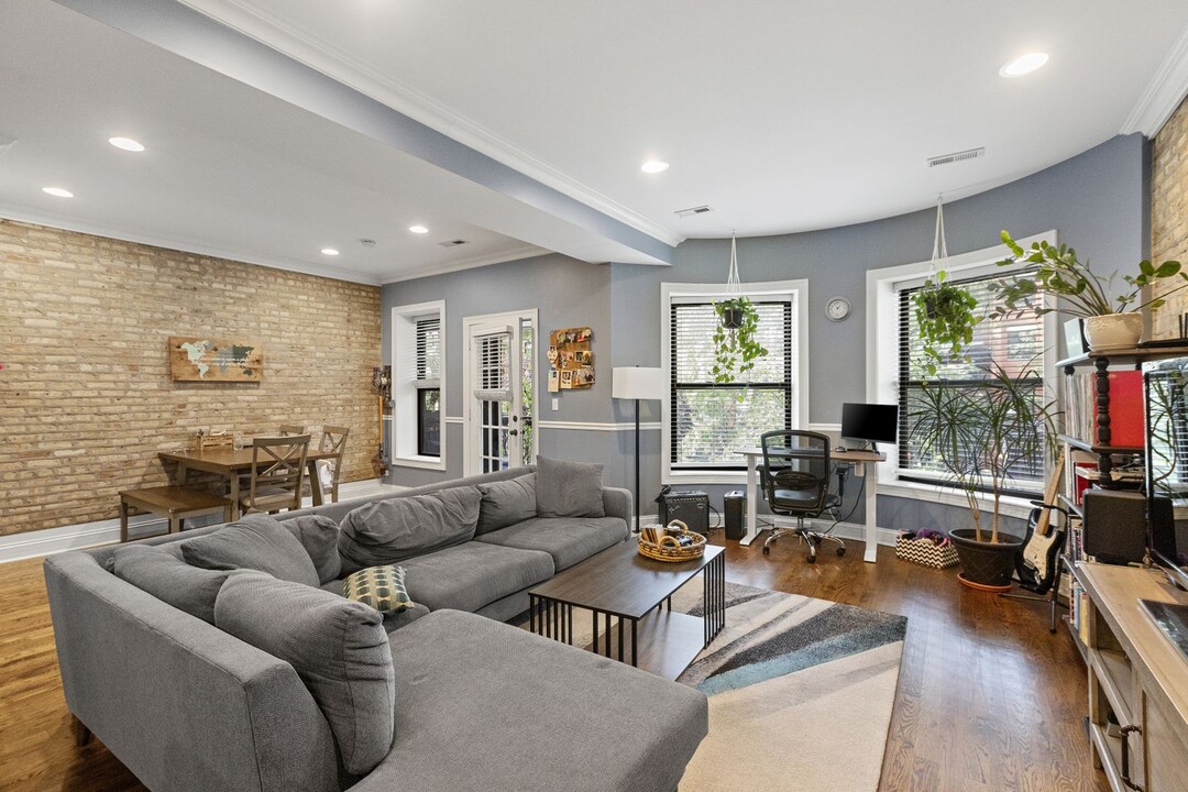 5219 N Winthrop Ave in Chicago, IL - Building Photo