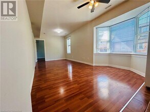 209 Balsam Ave S in Hamilton, ON - Building Photo - Building Photo