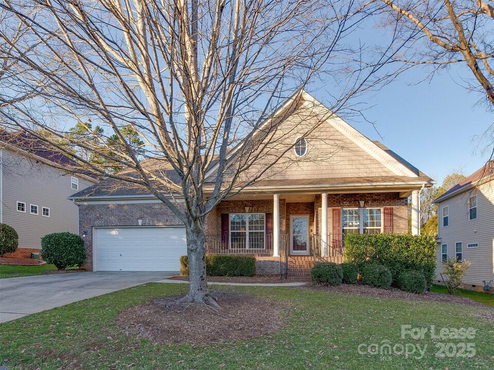 8112 Penman Springs Drive in Waxhaw, NC - Building Photo