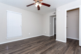 The Broadway Apartment Homes in Garland, TX - Building Photo - Interior Photo