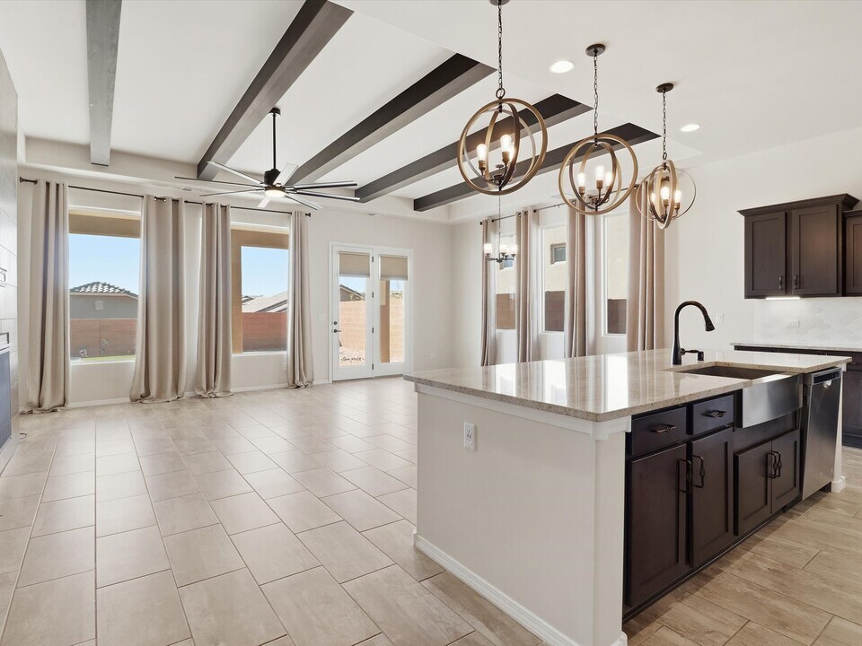 6936 Dusty Dr NE in Rio Rancho, NM - Building Photo