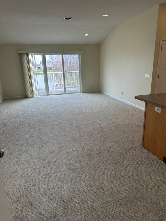 2404 3rd Ave SE, Unit A in Willmar, MN - Building Photo - Building Photo