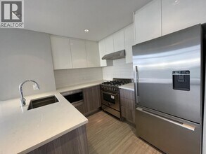 4900 Lennox Ln in Burnaby, BC - Building Photo - Building Photo