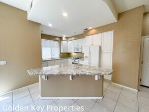 7283 Surfbird Cir in Carlsbad, CA - Building Photo - Building Photo