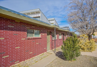 Skylight Apartments in Albuquerque, NM - Foto de edificio - Building Photo