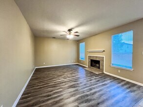 340 Meadow Park in New Braunfels, TX - Building Photo - Building Photo