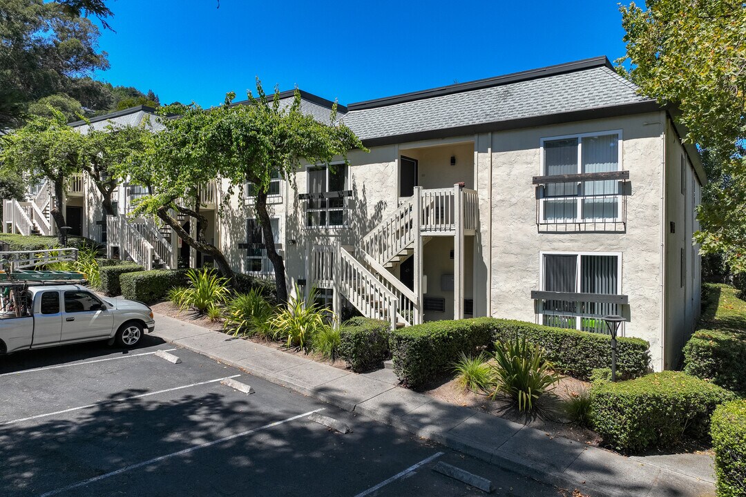 Park Hill in San Rafael, CA - Building Photo