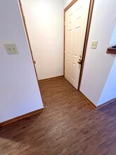 10207 E 63rd Ter, Unit C in Raytown, MO - Foto de edificio - Building Photo