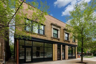 1929 W Montrose Ave in Chicago, IL - Building Photo