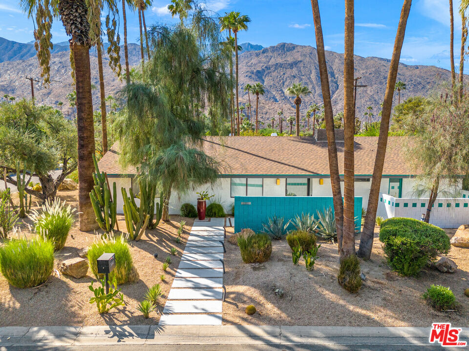 1441 Manzanita Ave in Palm Springs, CA - Building Photo