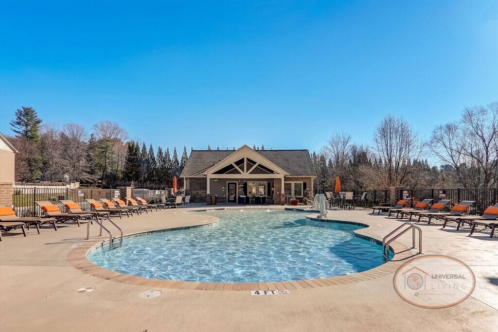 Universal at Pine Ridge Apartments in Lyman, SC